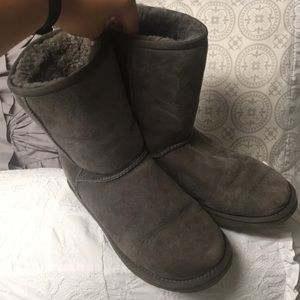 Grey Uggs size 8 good condition